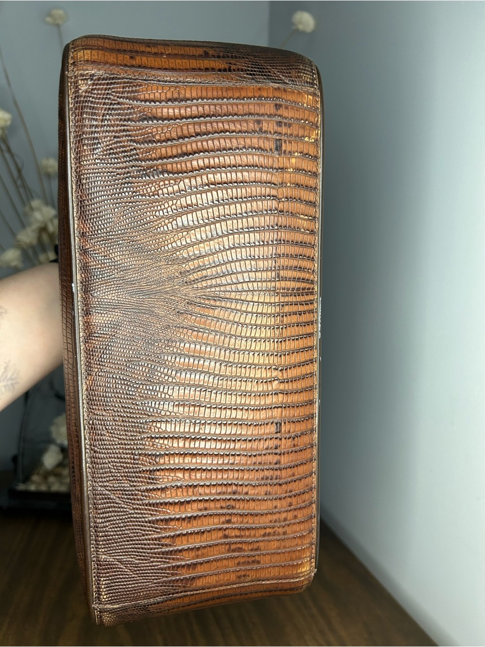 Vintage Brahmin Brown Lizard Embossed Leather Hobo Shoulder Bag Gold Hardware - Picture 8 of 11